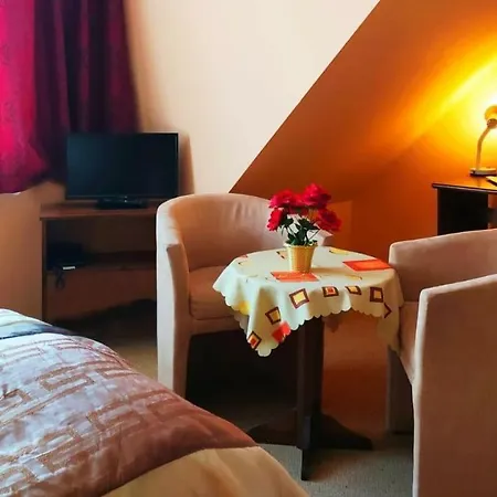 Hotel Restauracja Kwisa 1-2