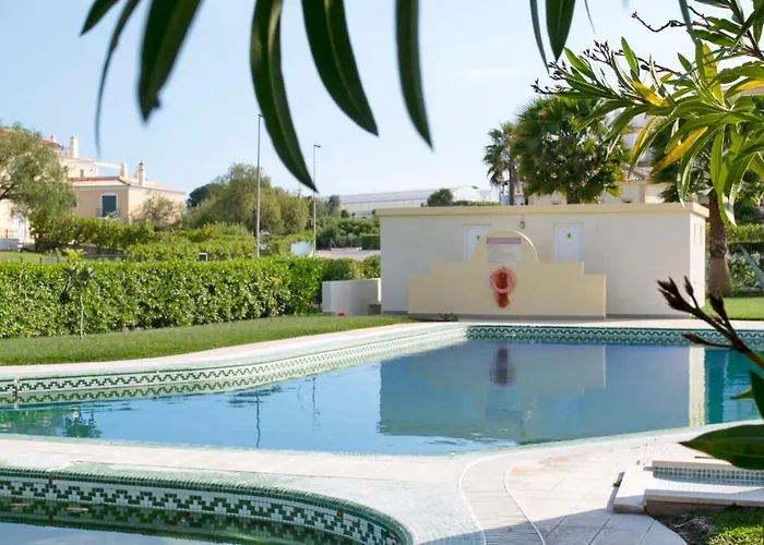Pool&Garden Village-near beach Albufeira