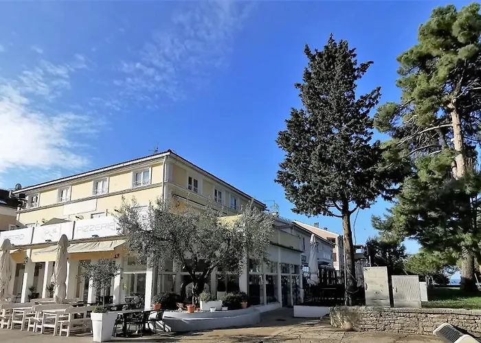 Mirta Apartment By The Sea & Park Novigrad Istria