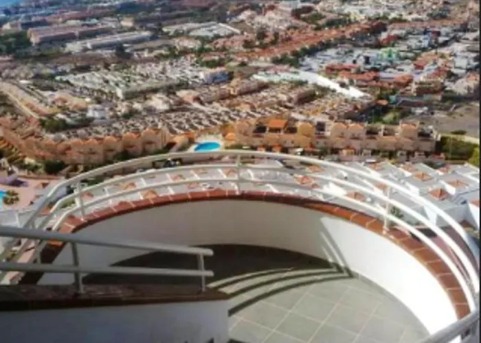 Spacious Apartment In Costa Adeje 165 M² With Shared Pool
