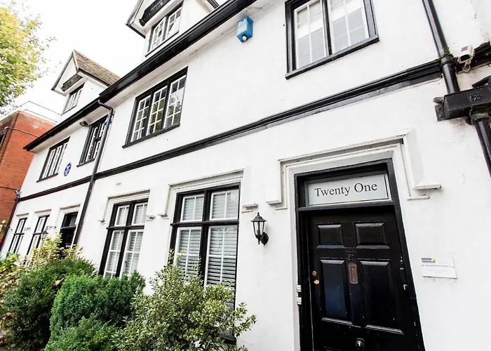 New Bespoke 2 Bed Town Centre Serviced Apartment Ipswich