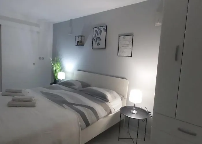 Studio Apartments Igor Vrsar