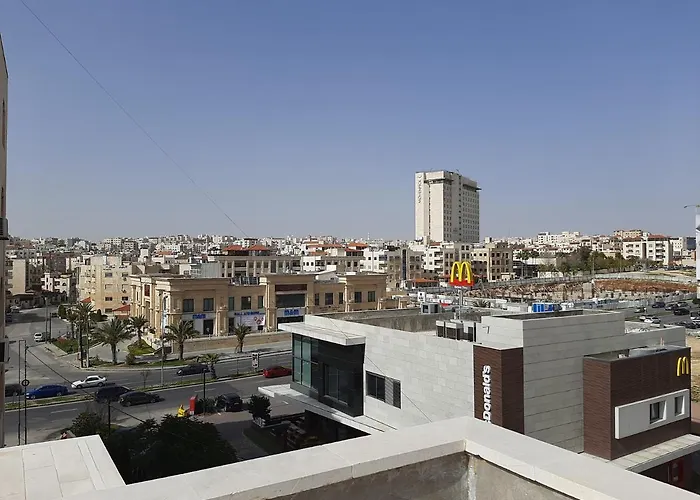 Furnished Apartments Near Mcdonald'S Al-Madina Al-Monawara St Amman