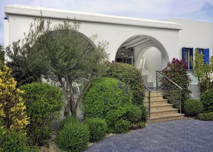 Seafront 3 Bedroom Villa Medea With Private Pool And Garden. Polis