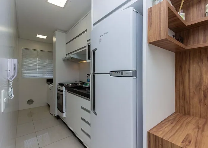Riomaggiore 201 -Lindo Apartamento 200M Da Praia De Bombas - Excelente Custo Beneficio Bombinhas