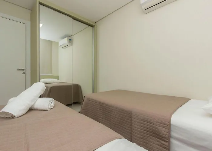 Riomaggiore 201 -Lindo Apartamento 200M Da Praia De Bombas - Excelente Custo Beneficio Bombinhas