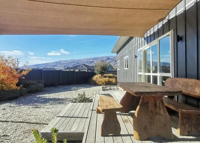 Cromwell Safari Bach - Holiday Home
