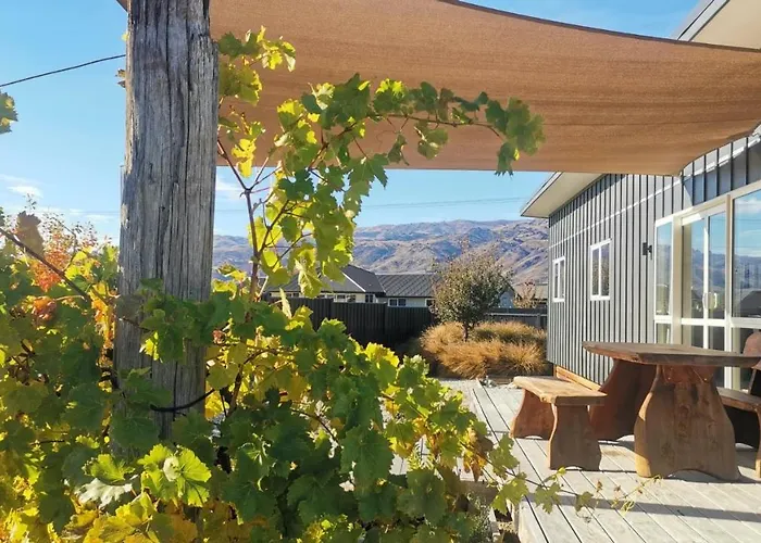 Cromwell Safari Bach - Holiday Home