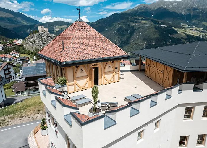 Aparthotel Burg1990 Ladis
