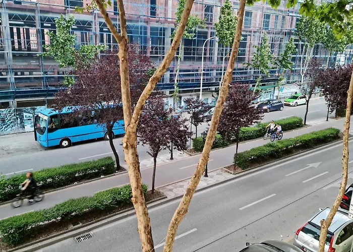 Ferienwohnung 2V1 - 21 Dhjetori Am Tirana