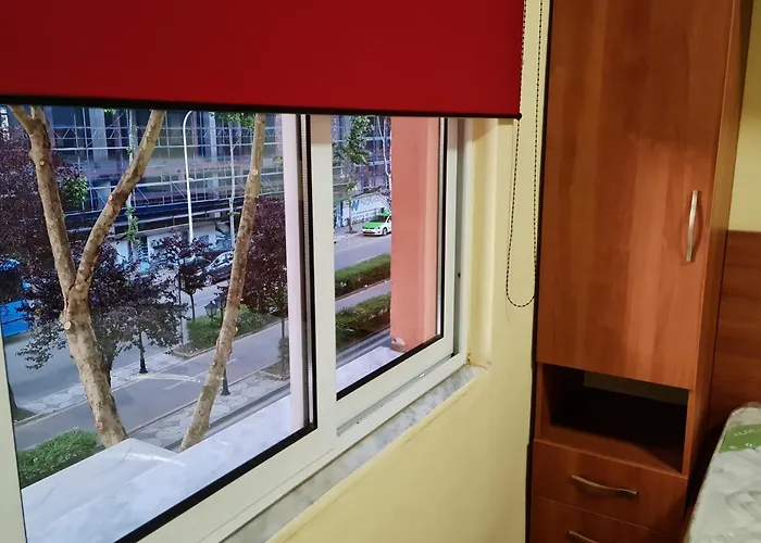 Ferienwohnung 2V1 - 21 Dhjetori Am Tirana