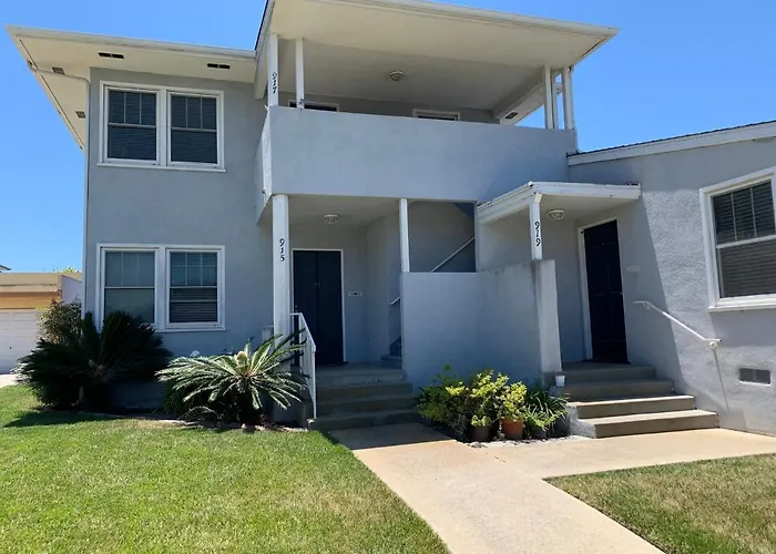Ferienwohnung Rustling Leaves 2Bd/1 Ba Upstairs Parking/Laundry Los Angeles