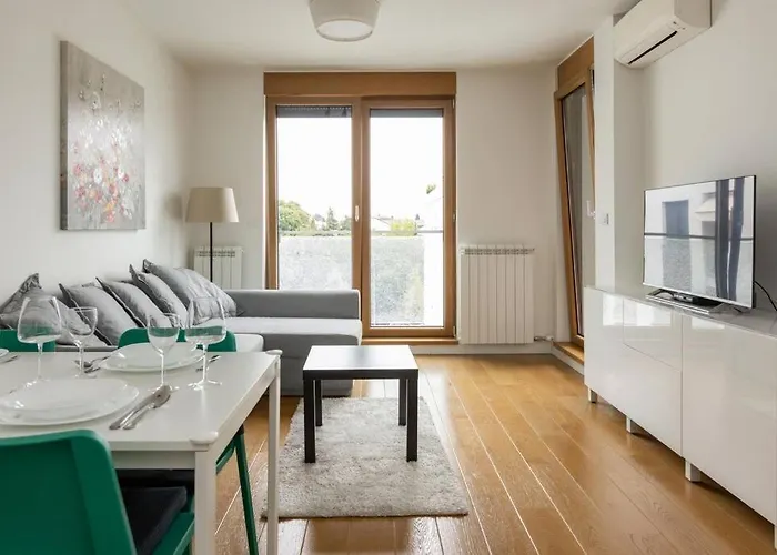 Zemun Luxury - Comfortable, Workspace, Quiet, Free Parking, Netflix Belgrad