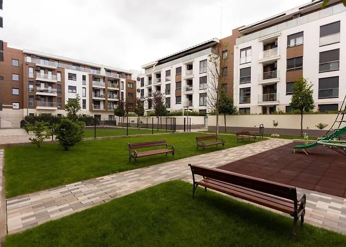 Zemun Luxury - Comfortable, Workspace, Quiet, Free Parking, Netflix Belgrad