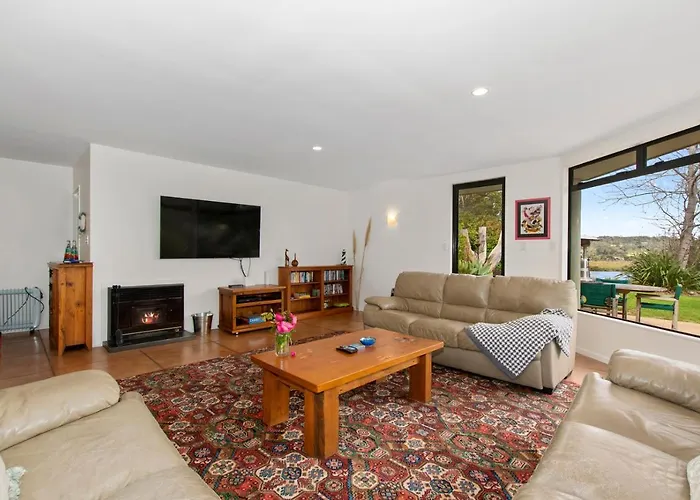 Green Oasis - Mangawhai Heads Holiday Home