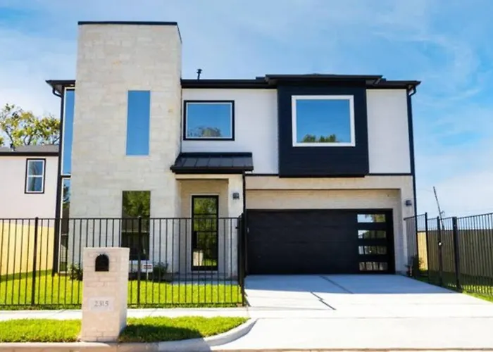 Cute Cozy House Close To Major Sporting Events And Restaurants Houston
