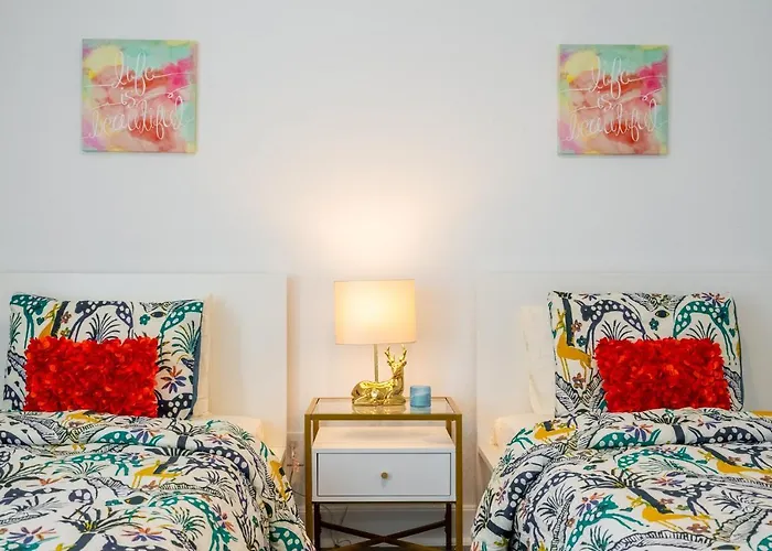 Cute Cozy House Close To Major Sporting Events And Restaurants Houston