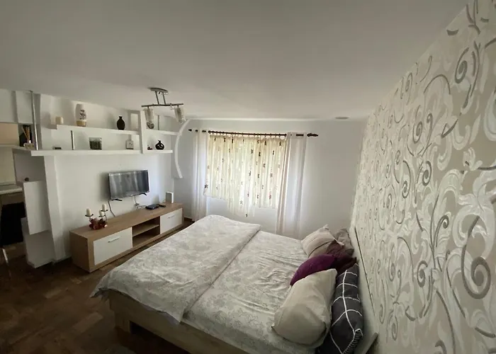 Ferienwohnung Garsoniera Deosebita Intr-O Zona Linistita Straja-Lupeni