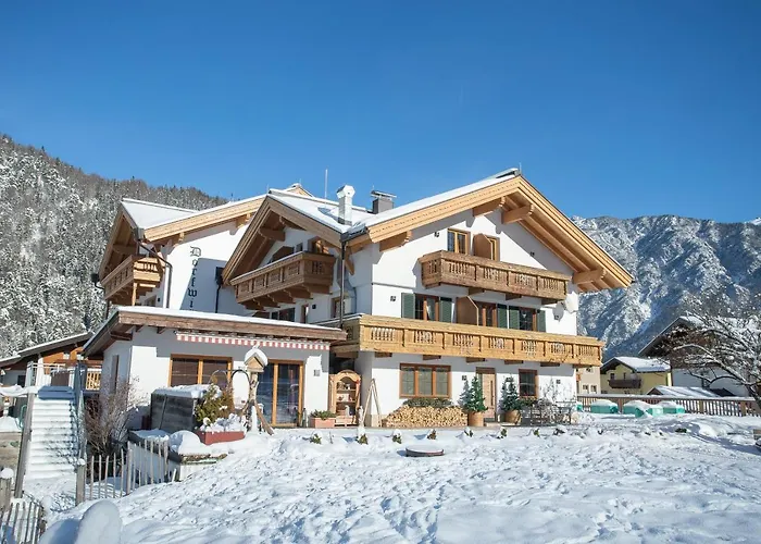 Gasthof Dorfwirt Sandgruber Ges.m.b.H Pertisau