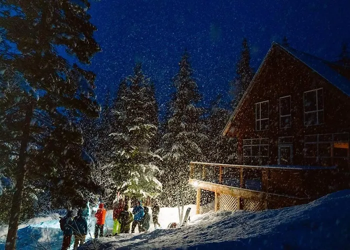 Hot Tub Cool Views: Roaring Creek Cabin Leavenworth