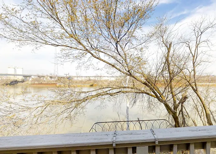 Riverfront Retreat Nashville