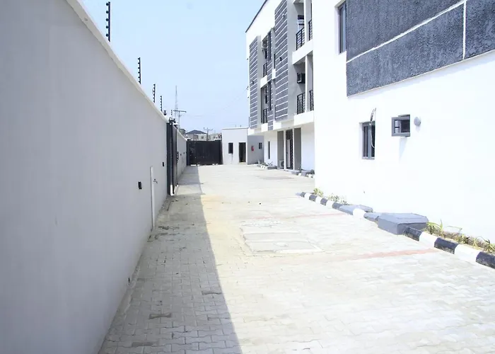Cosy 2-Bedroom Apartment With Superfast Wifi And 24X7 Security And Electricity Lekki