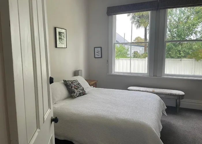 La Rocque Cottage Martinborough