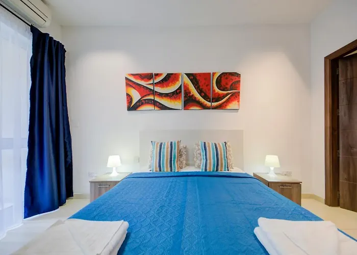 Seafront 2-Bedroom Apartment In St Julians San Ġiljan