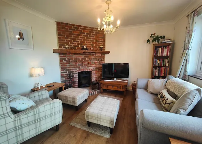 Birdsong Rural Winchester Twyford - 2Br, 5Br, 7Br - Sleeps Upto 14