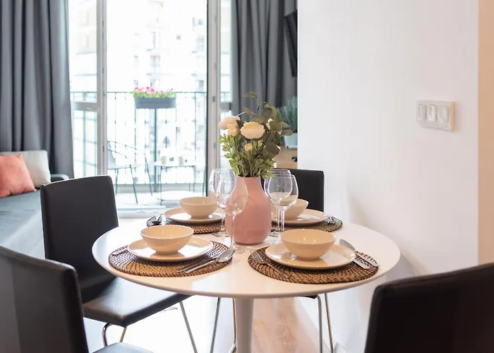 Rakowska Home - Miejsce W Garazu W Cenie - Parking Spot Included Warschau