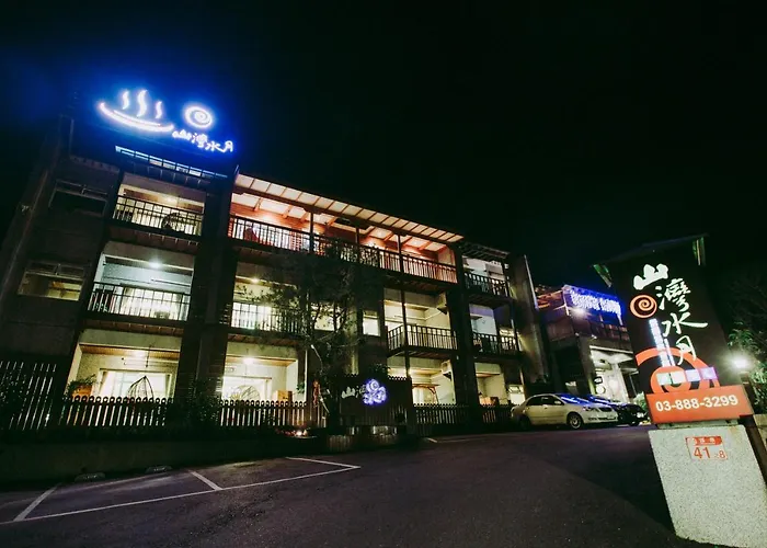 Ferienwohnung Water Moon山灣水月溫泉會館 Yuli