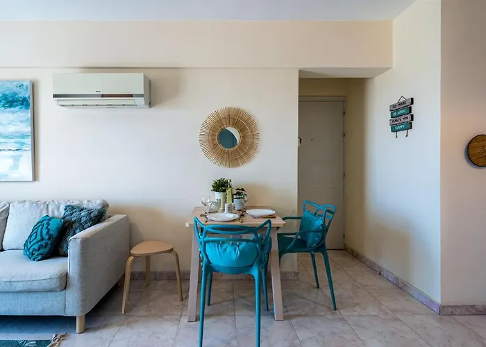 Sunny 2-Br Apartment In Mackenzie Larnaka