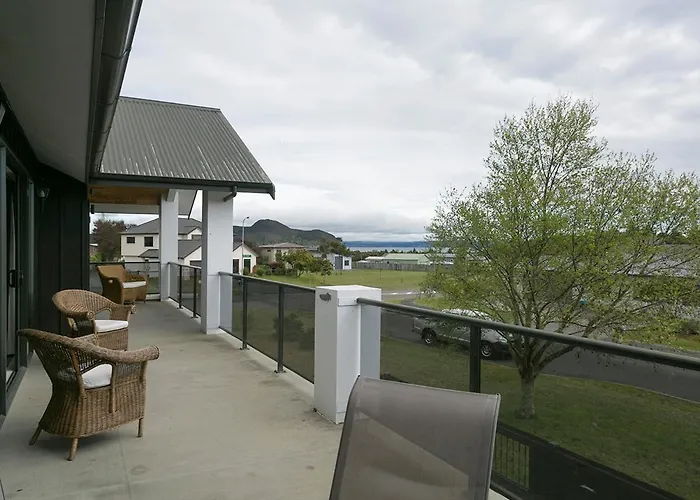Lake Magic - Motuoapa Holiday Home Turangi