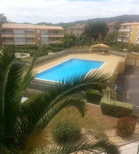 Le Lavandou Rdj Avec Piscine Residence Le Lavandor