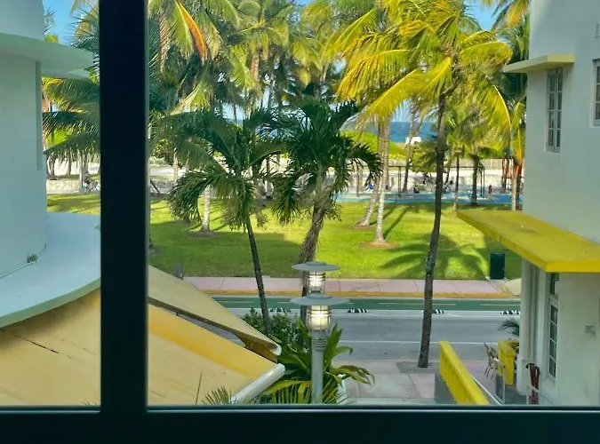 Beachfront Apt In Carlyle Hotel On Ocean Drive Miami Beach