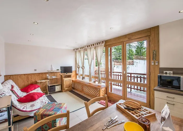 Appartement Renove Au Centre De Courchevel 1650, Acces Direct Aux Pistes - Fr-1-563-59