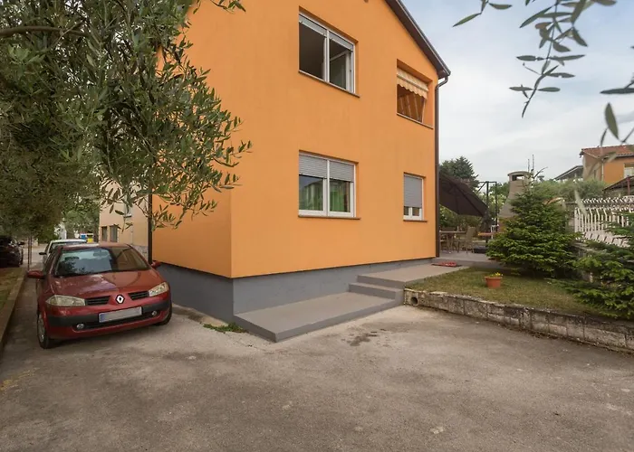 Apartments With A Parking Space Umag - 19776