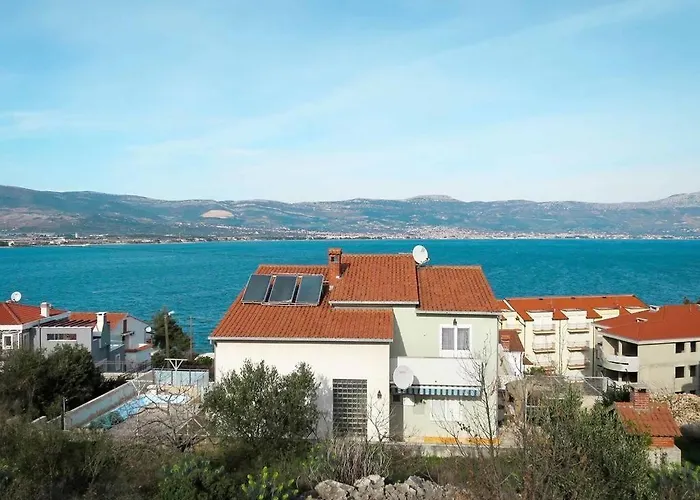 Family-Friendly Apartments With Swimming Pools Arbanija, Ciovo - 16478 Trogir