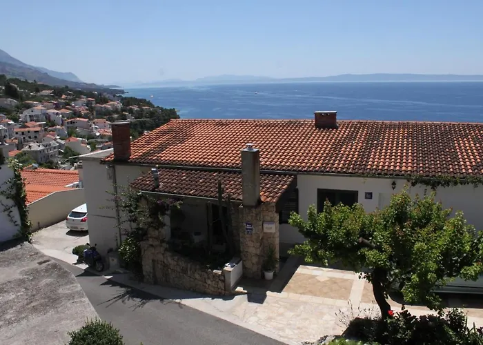 Apartments With A Parking Space Brela, Makarska - 6747