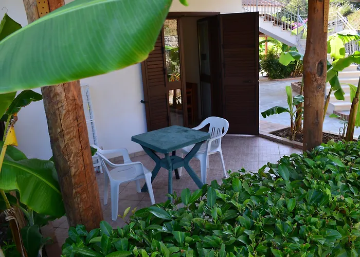 Hotel MARINELLA - Private Free Parking - Grotticelle Beach 200 m Capo Vaticano