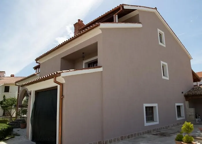 Apartments With A Parking Space Valbandon, Fazana - 13458