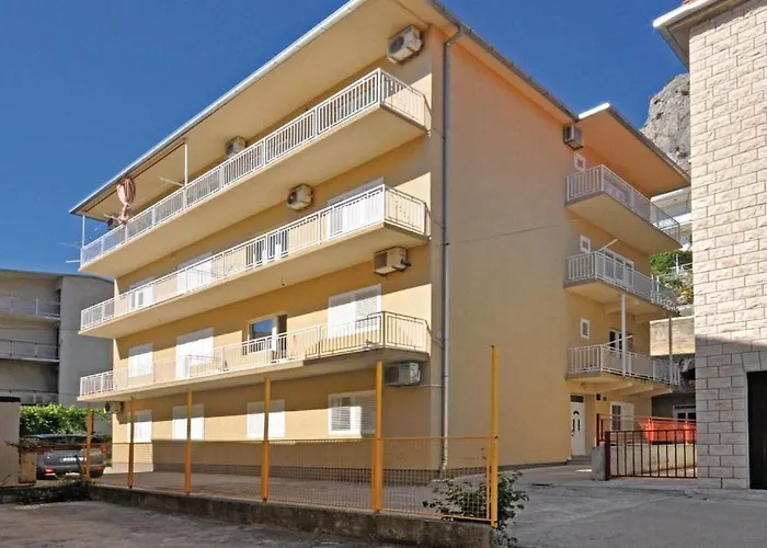 Apartments With A Parking Space Omis - 14625
