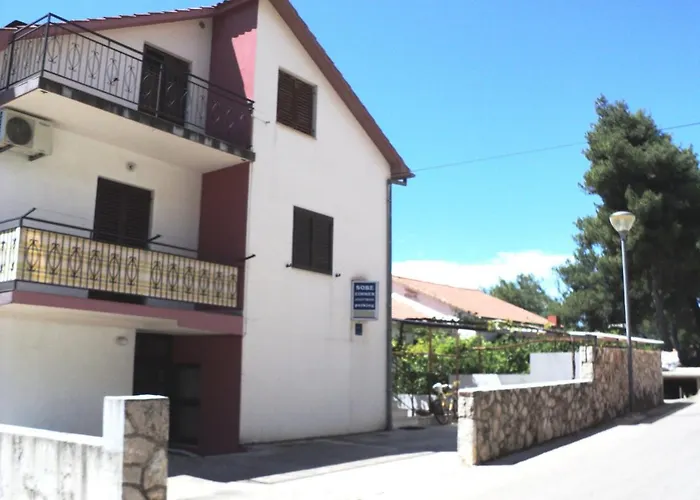 Apartments By The Sea Jelsa, Hvar - 14754