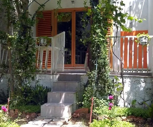 Apartments With Parking Space Bol, Brac - 4658