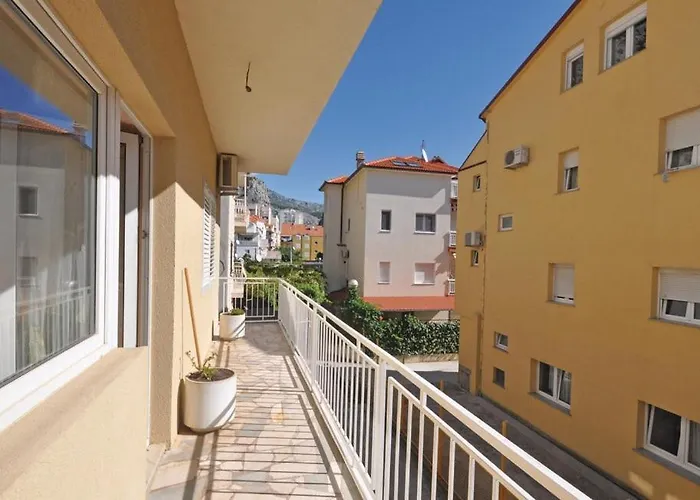 Apartments With A Parking Space Omis - 14625