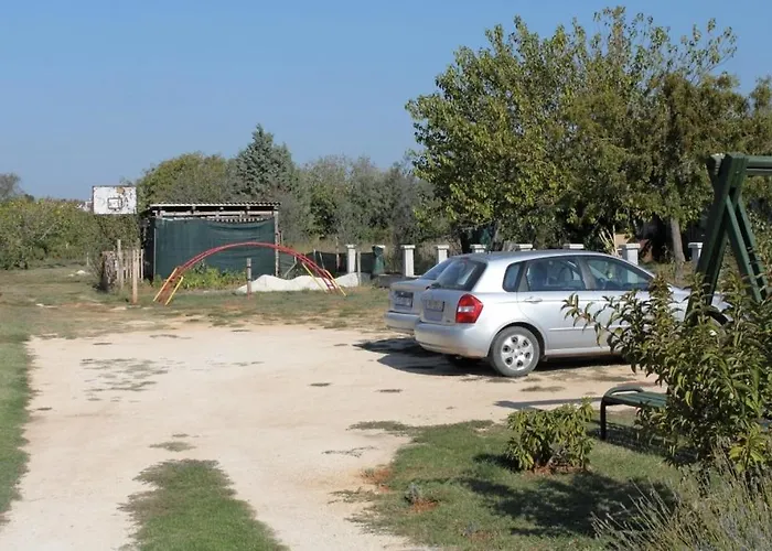 Apartments With A Parking Space Fazana - 7396