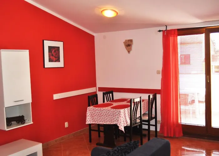 Apartments With A Parking Space Pula - 15582