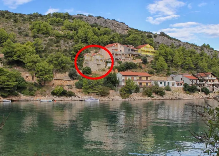 Apartments By The Sea Cove Prapratna - Prapatna Jelsa 