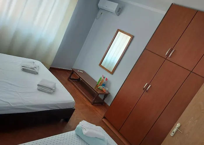 Holiday Home 1-Bedroom Flat, Near The Town Centre. Sarandë