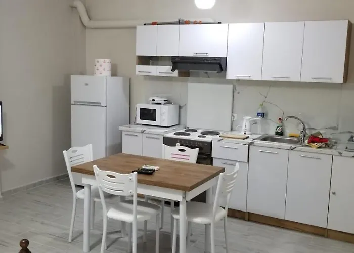 Holiday Home 1-Bedroom Flat, Near The Town Centre. Sarandë